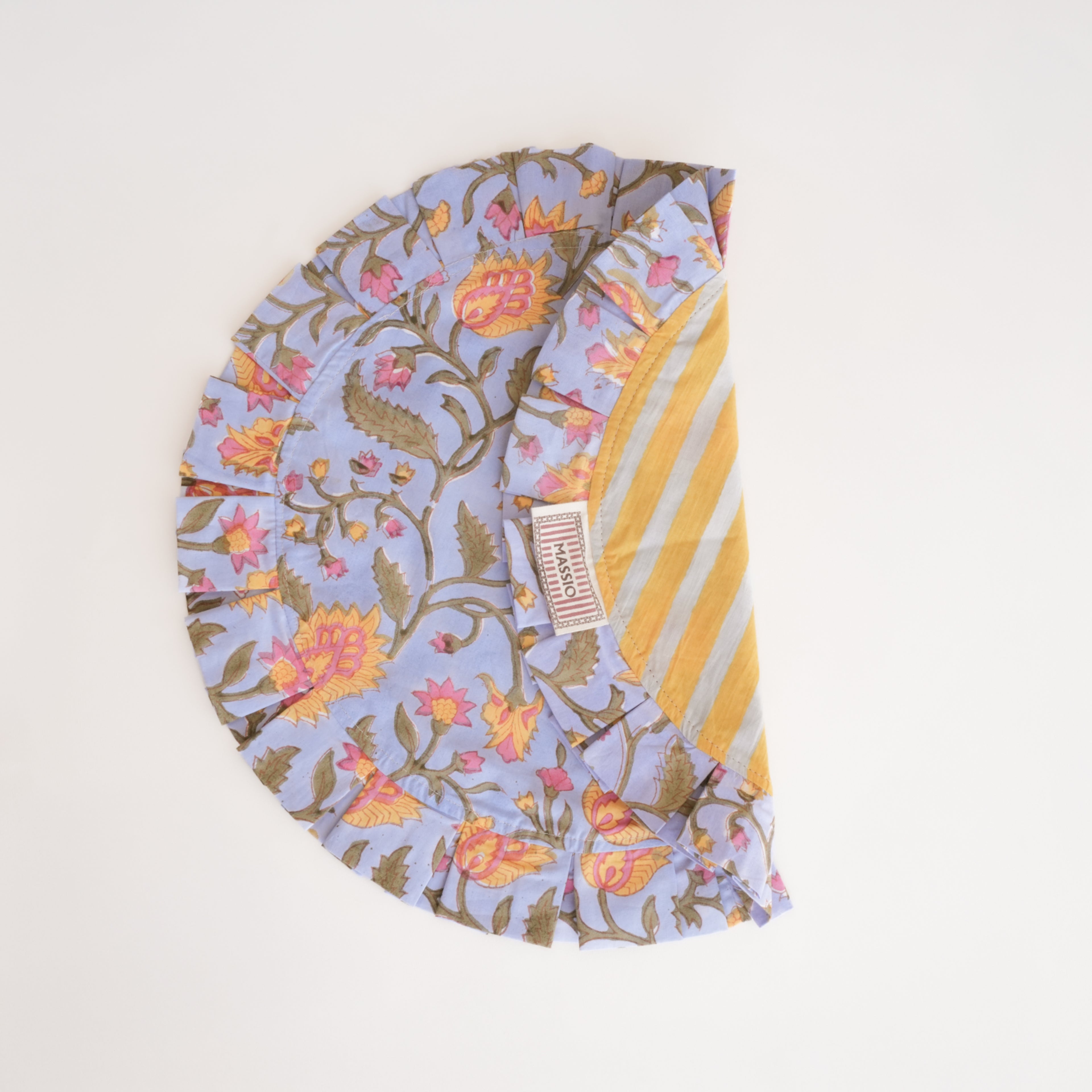 Round cotton ruffled placemat – ASHEN