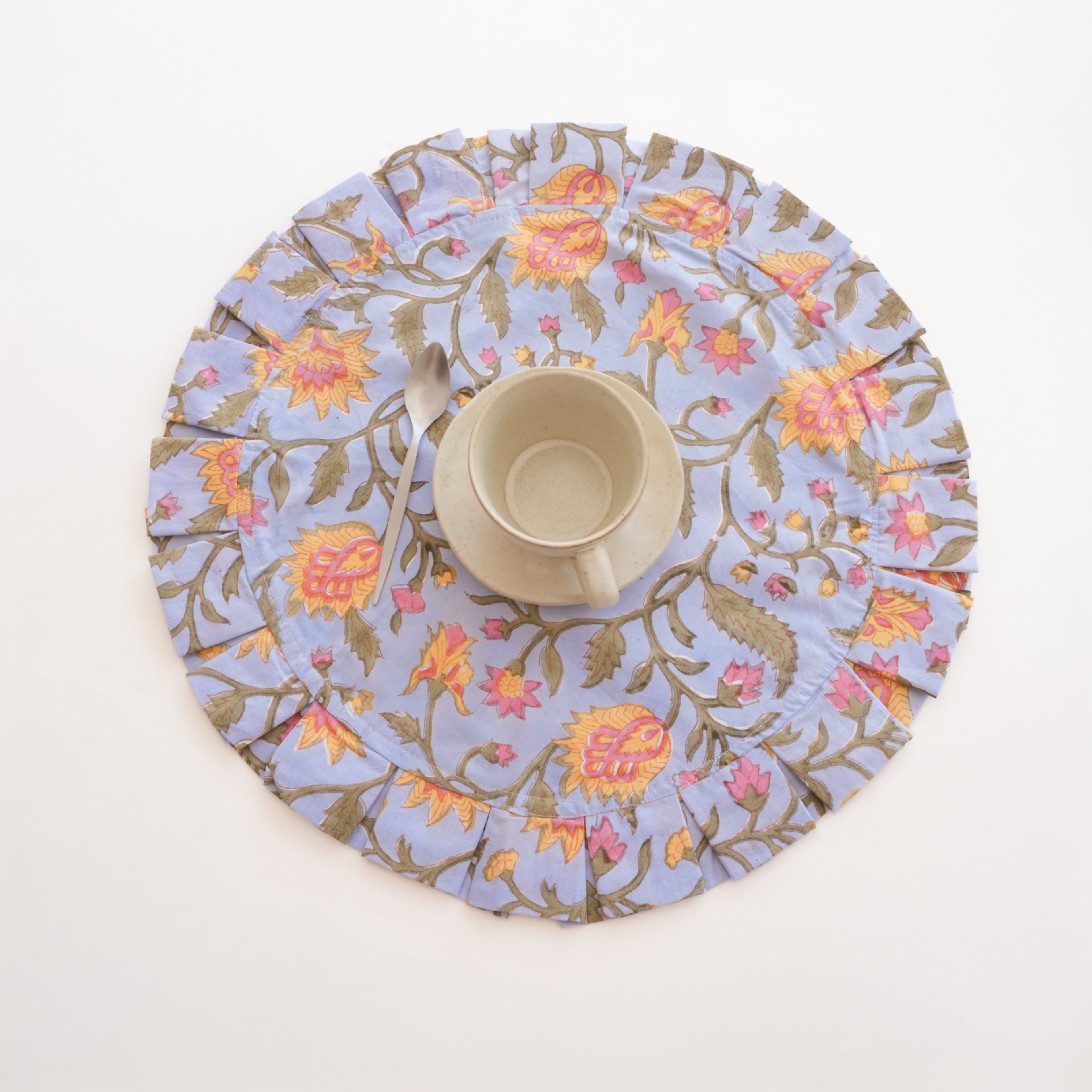 Round cotton ruffled placemat – ASHEN