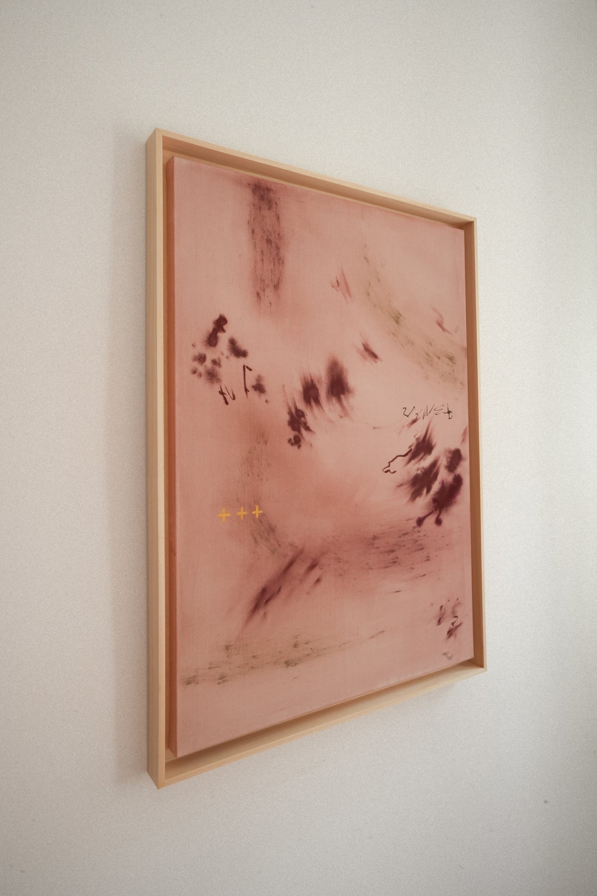 Vista completa del cuadro enmarcado Whimsy Red