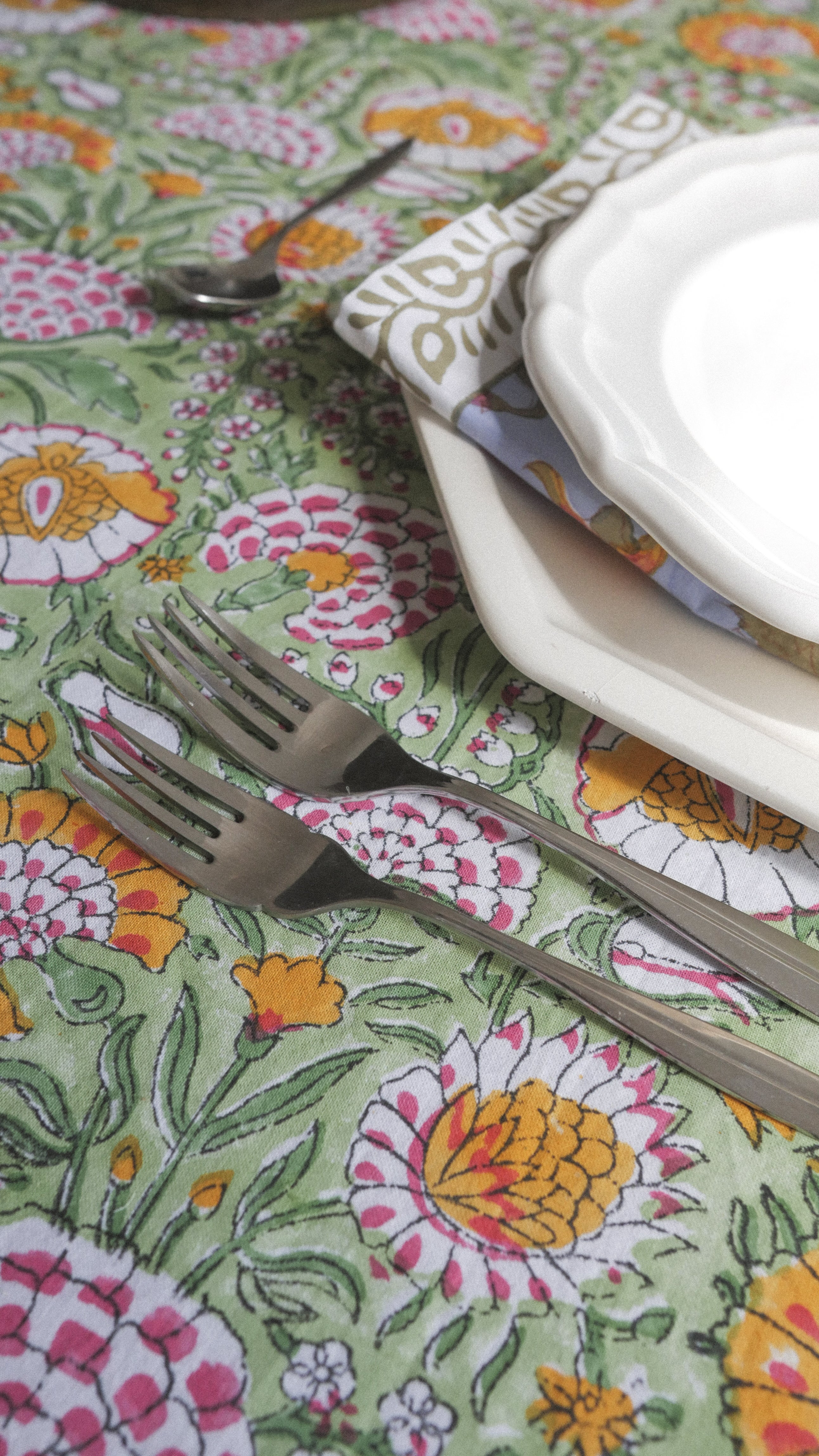 Cotton floral tablecloth - VIRIDI (170x270 cm)