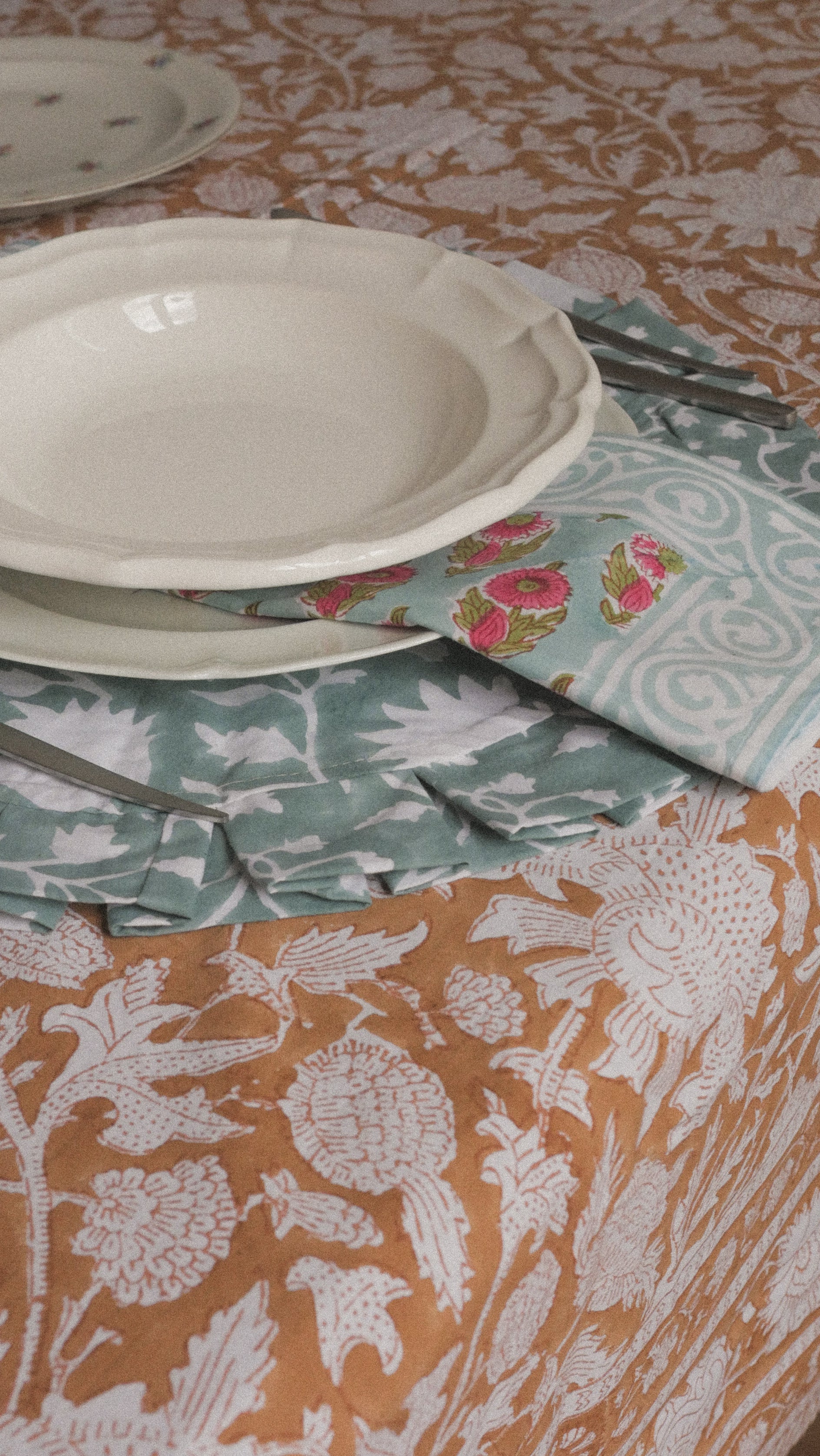 Floral cotton tablecloth - AUBURN (150x225 cm)