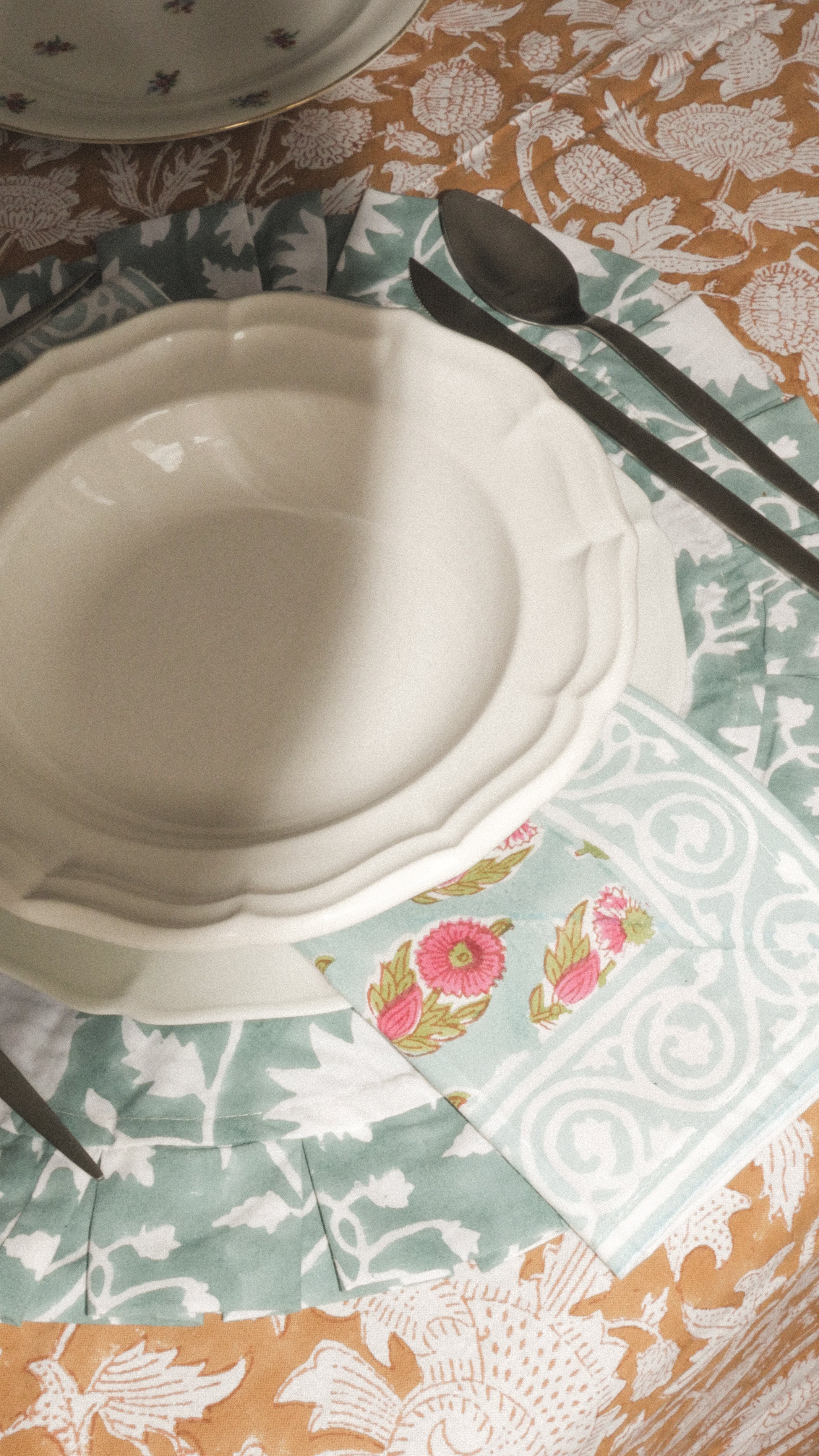 Floral cotton tablecloth - AUBURN (150x225 cm)