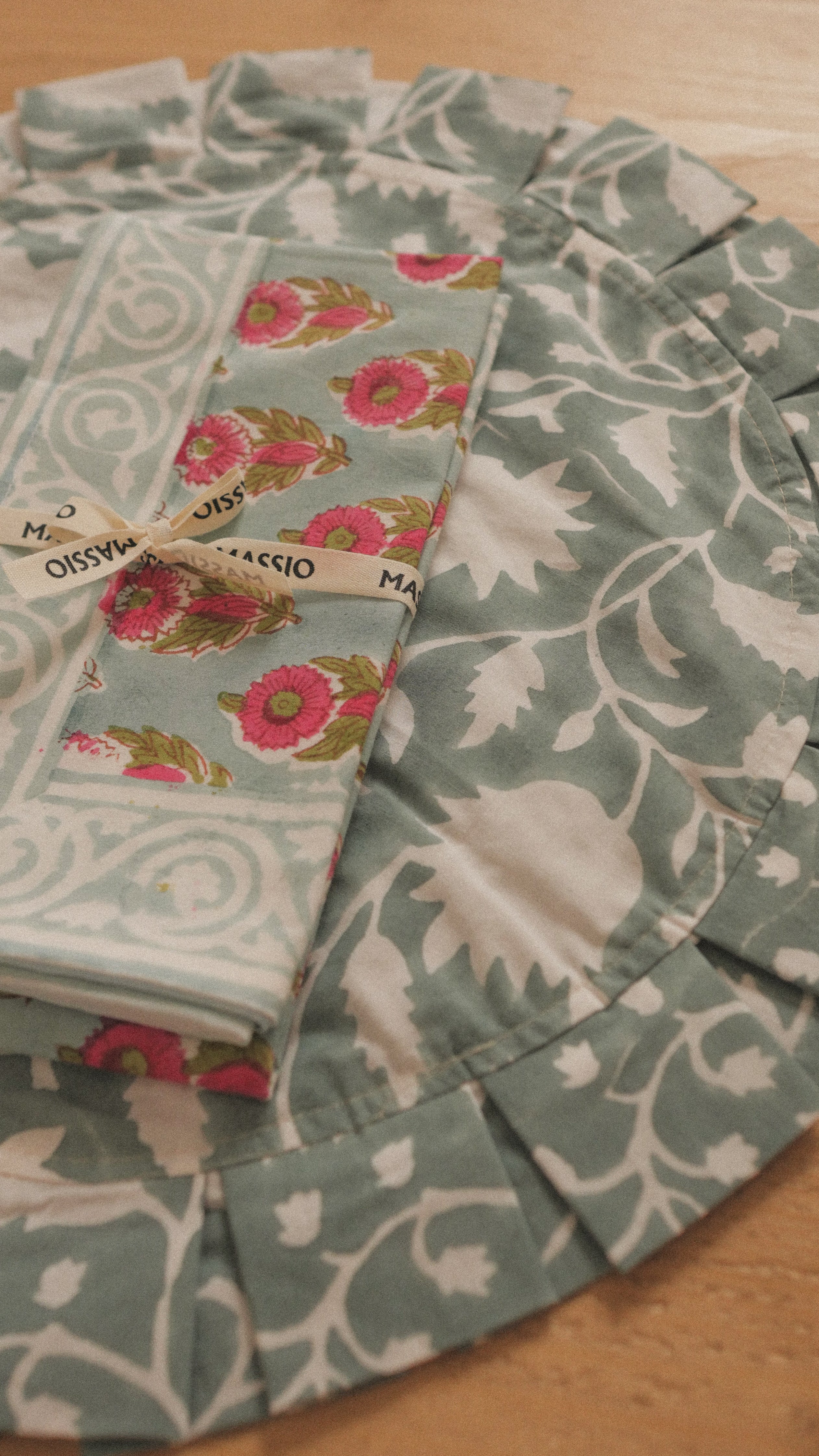 Round cotton ruffle placemat - Teal