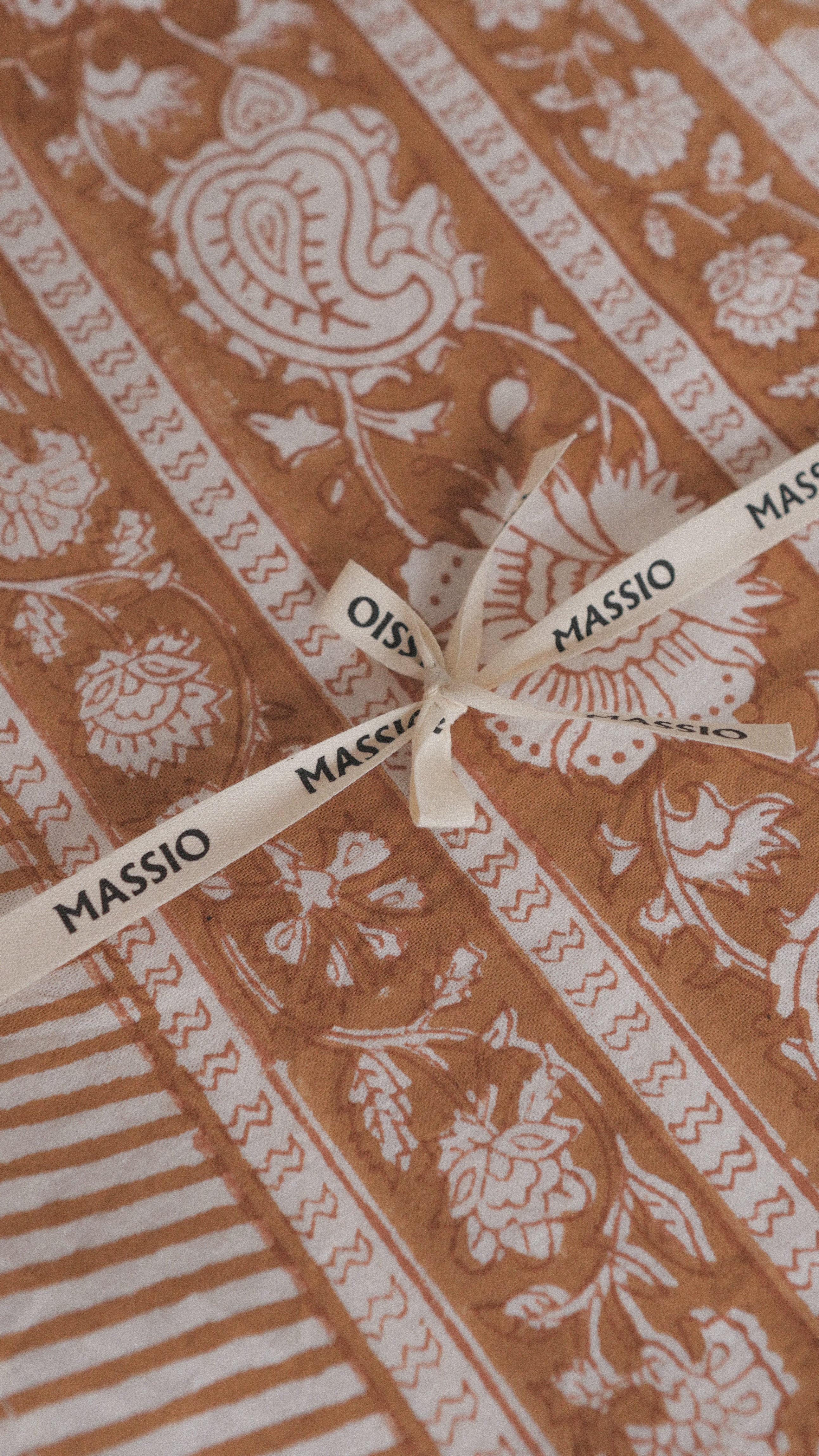 Floral cotton tablecloth - AUBURN (150x225 cm)