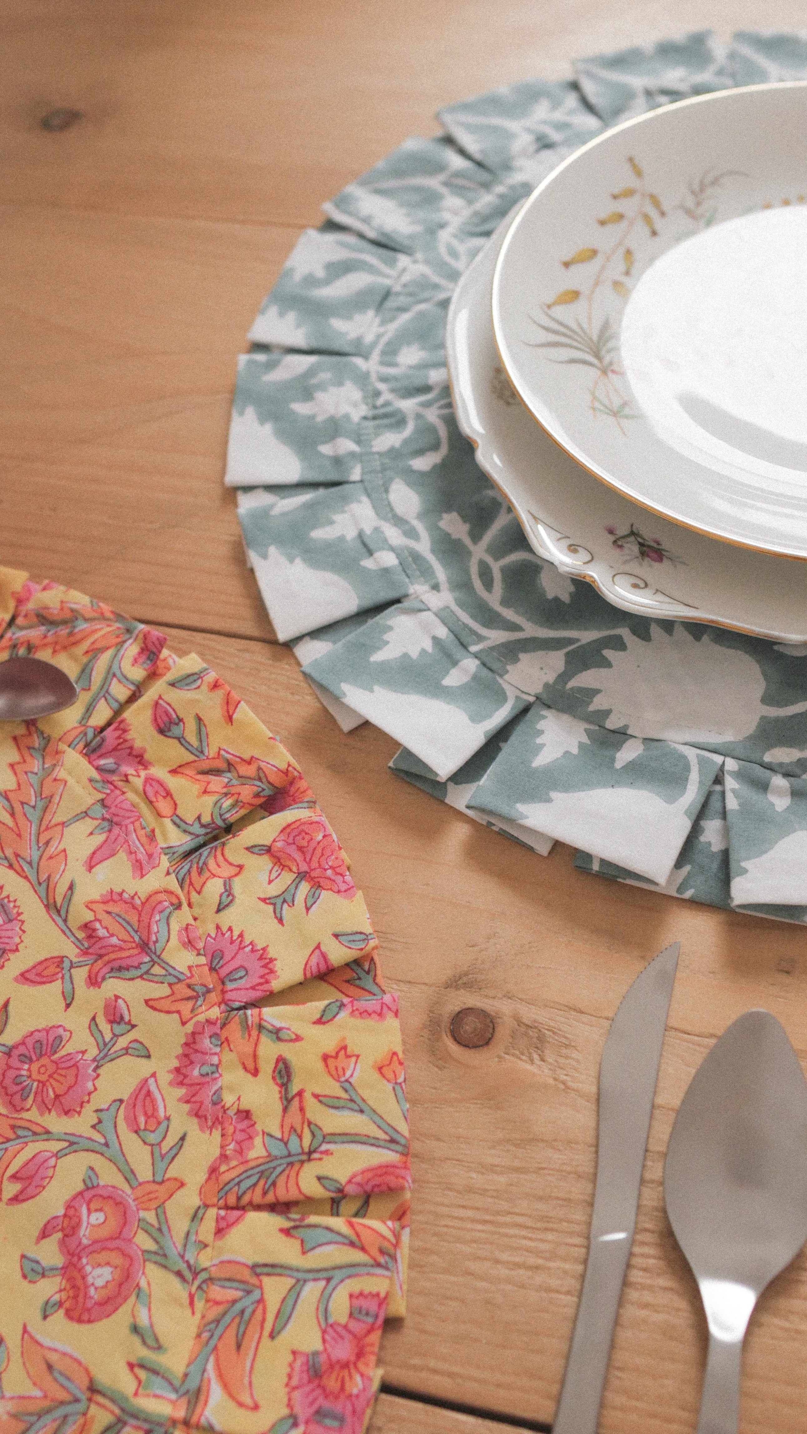 Round cotton ruffle placemat - BUTTER