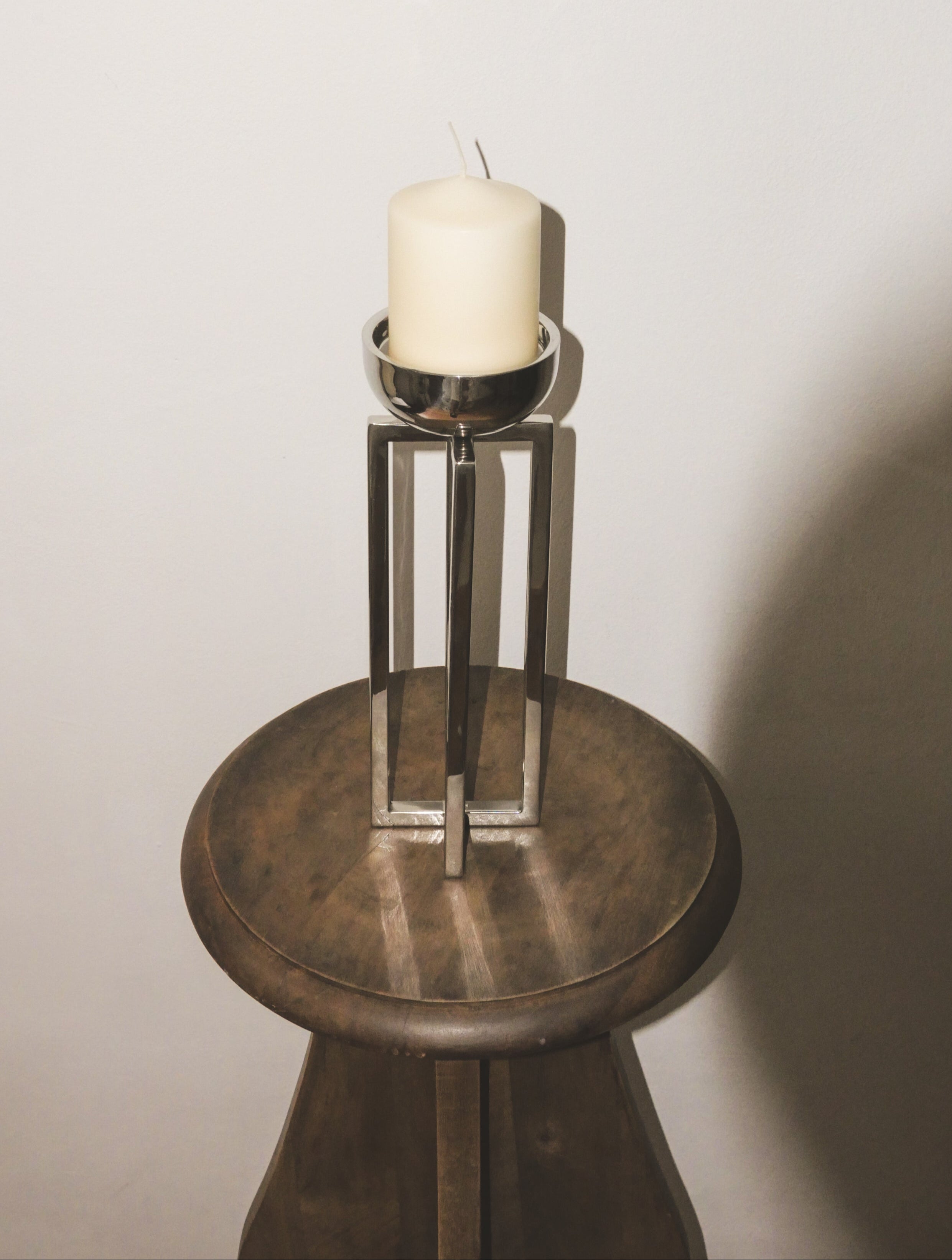 Chromed steel sculptural candlestick - LYNDON (9x9x28 cm)