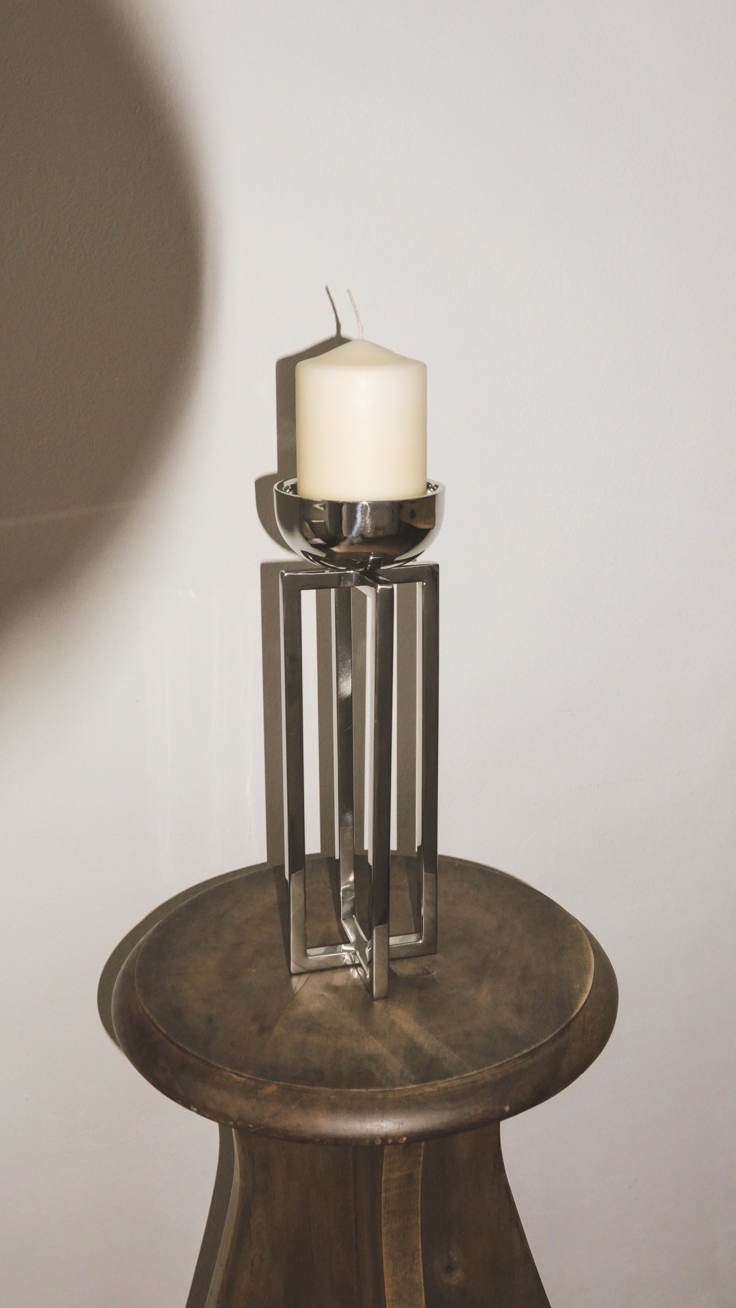 Chromed steel sculptural candlestick - LYNDON (9x9x28 cm)
