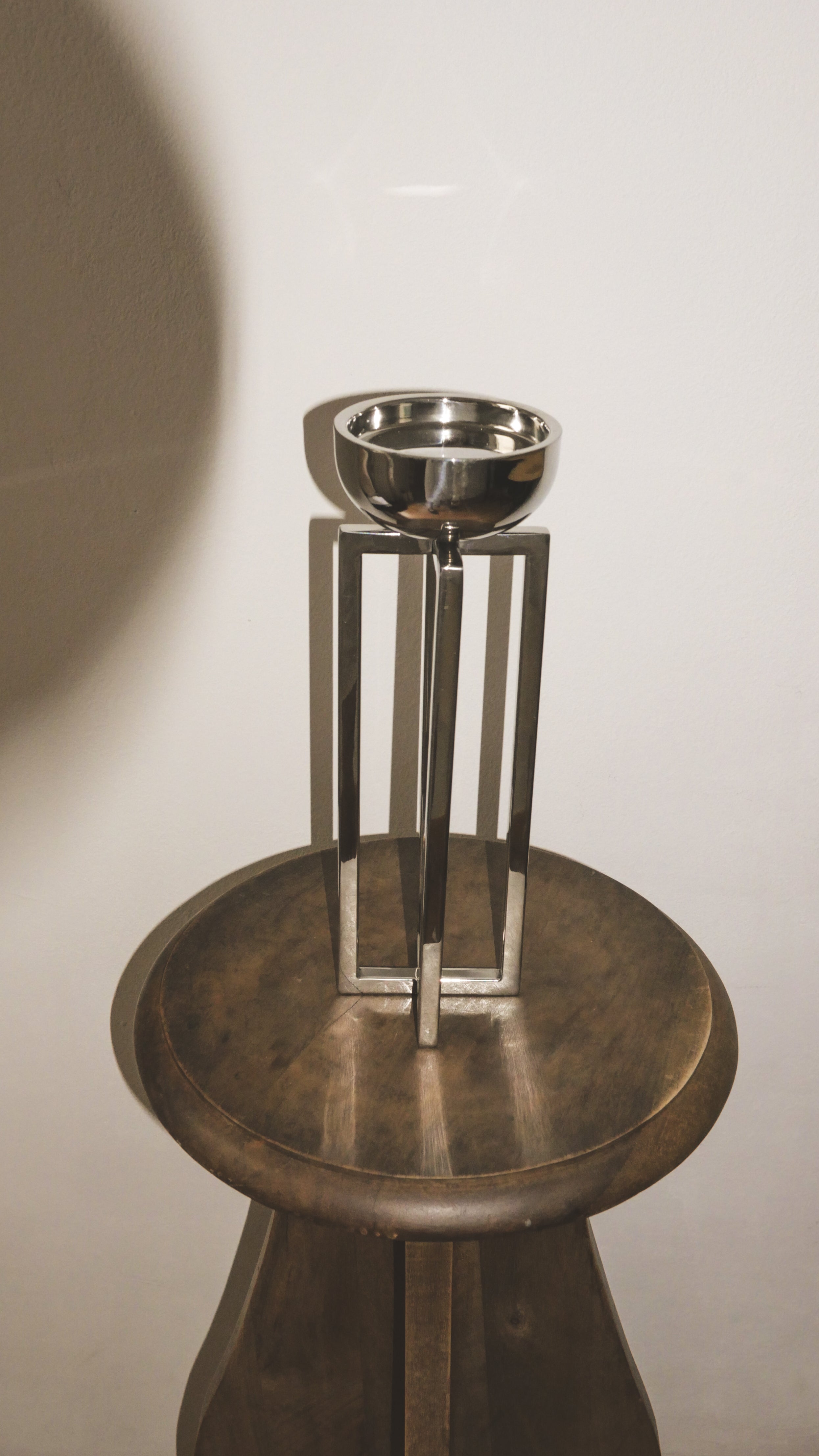 Chromed steel sculptural candlestick - LYNDON (9x9x28 cm)