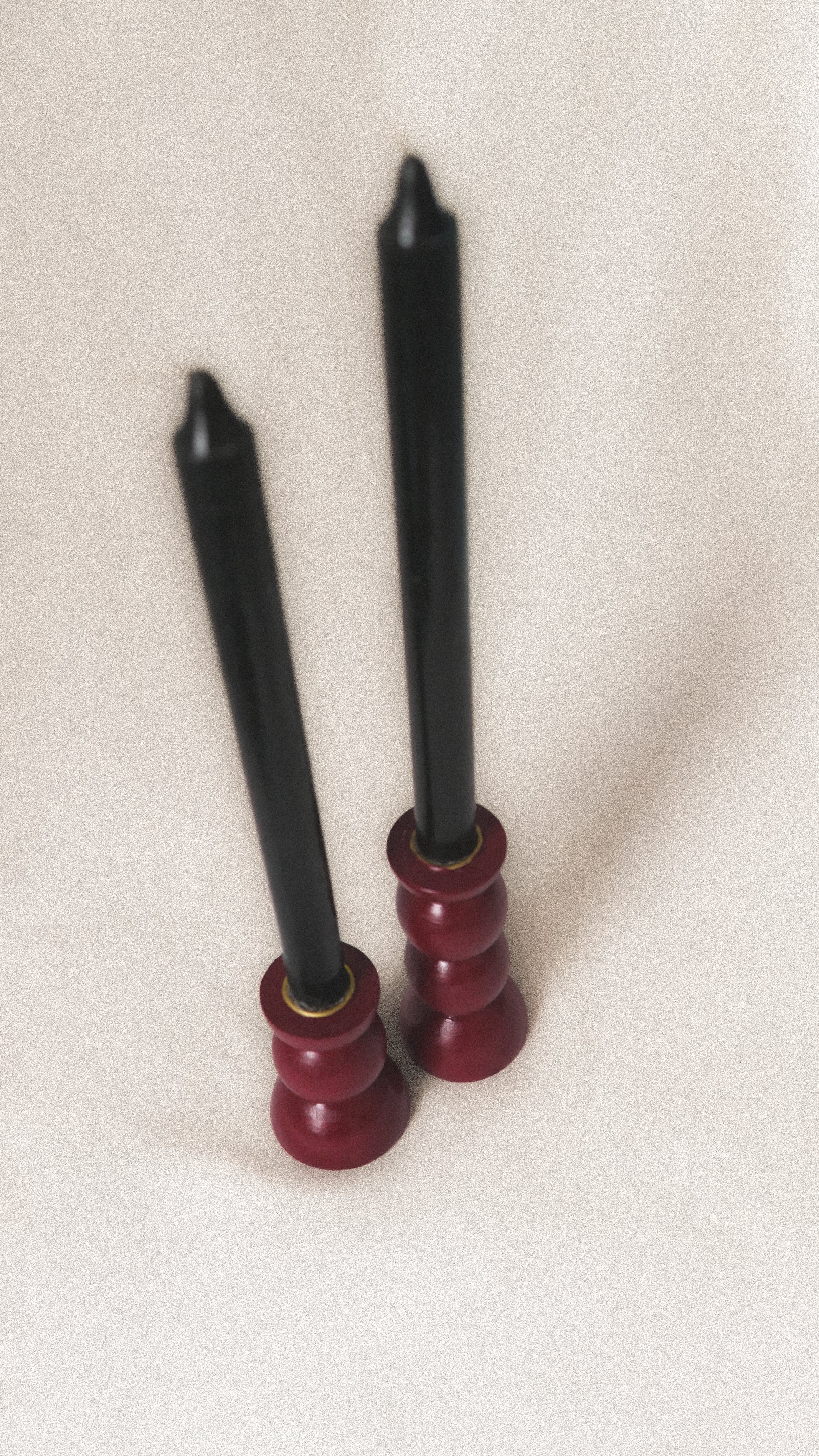Round garnet wooden candle holders - TONDA (Set of 2)