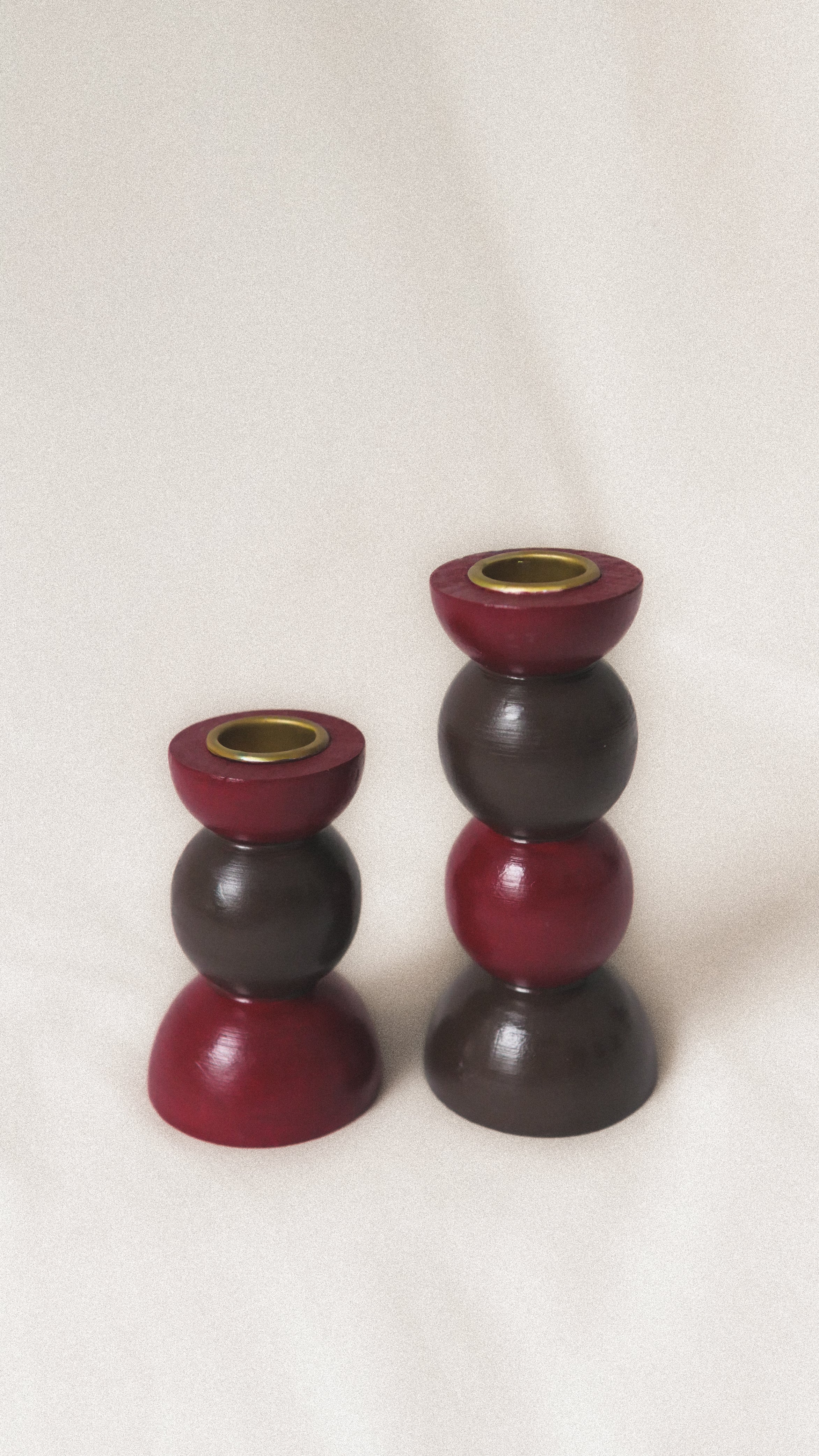 Round brown/maroon wooden candle holders - TONDA (Set of 2)