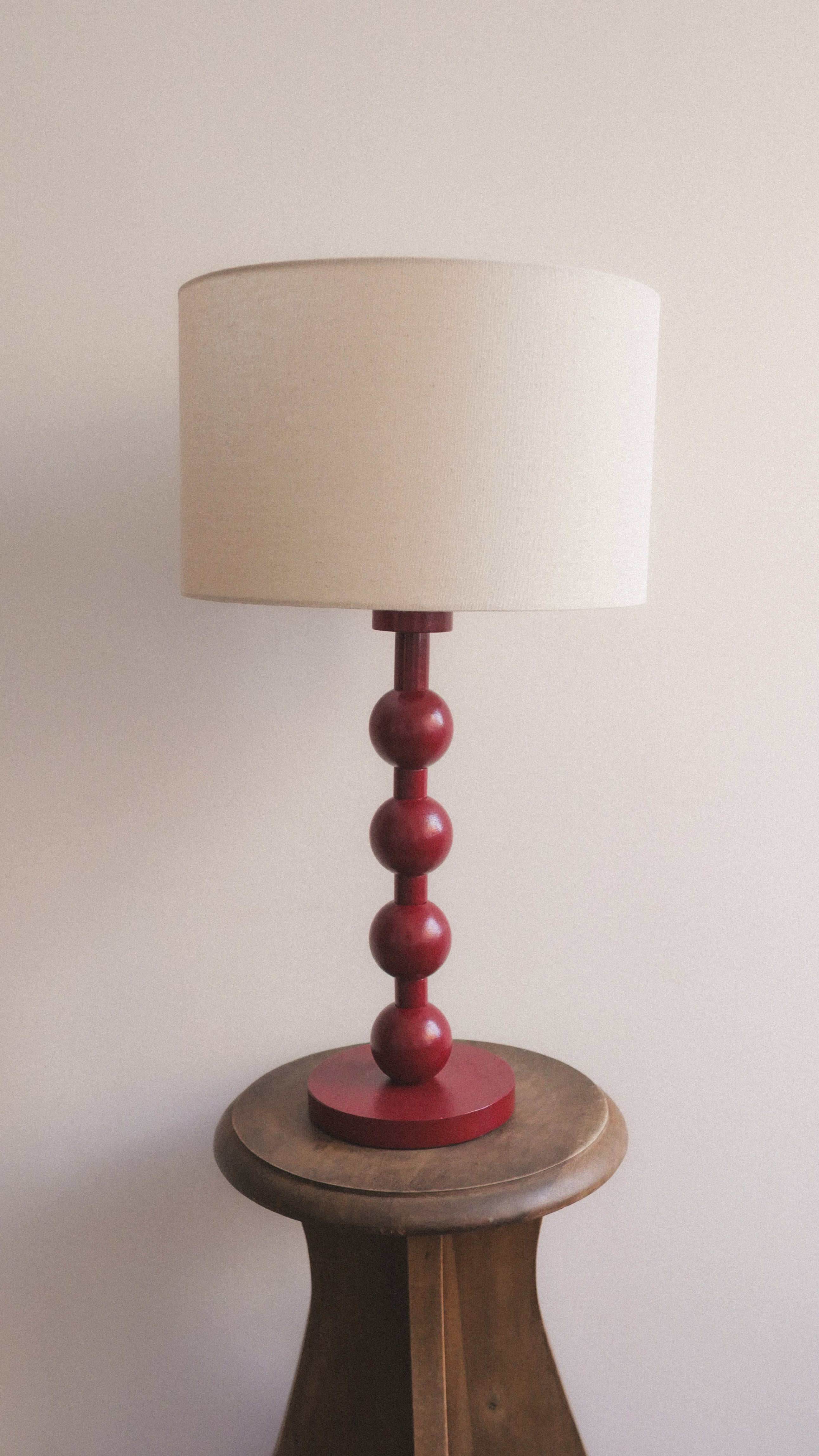 BOWDEN GRANATE table lamp with wooden and linen balls (32x32x56cm)
