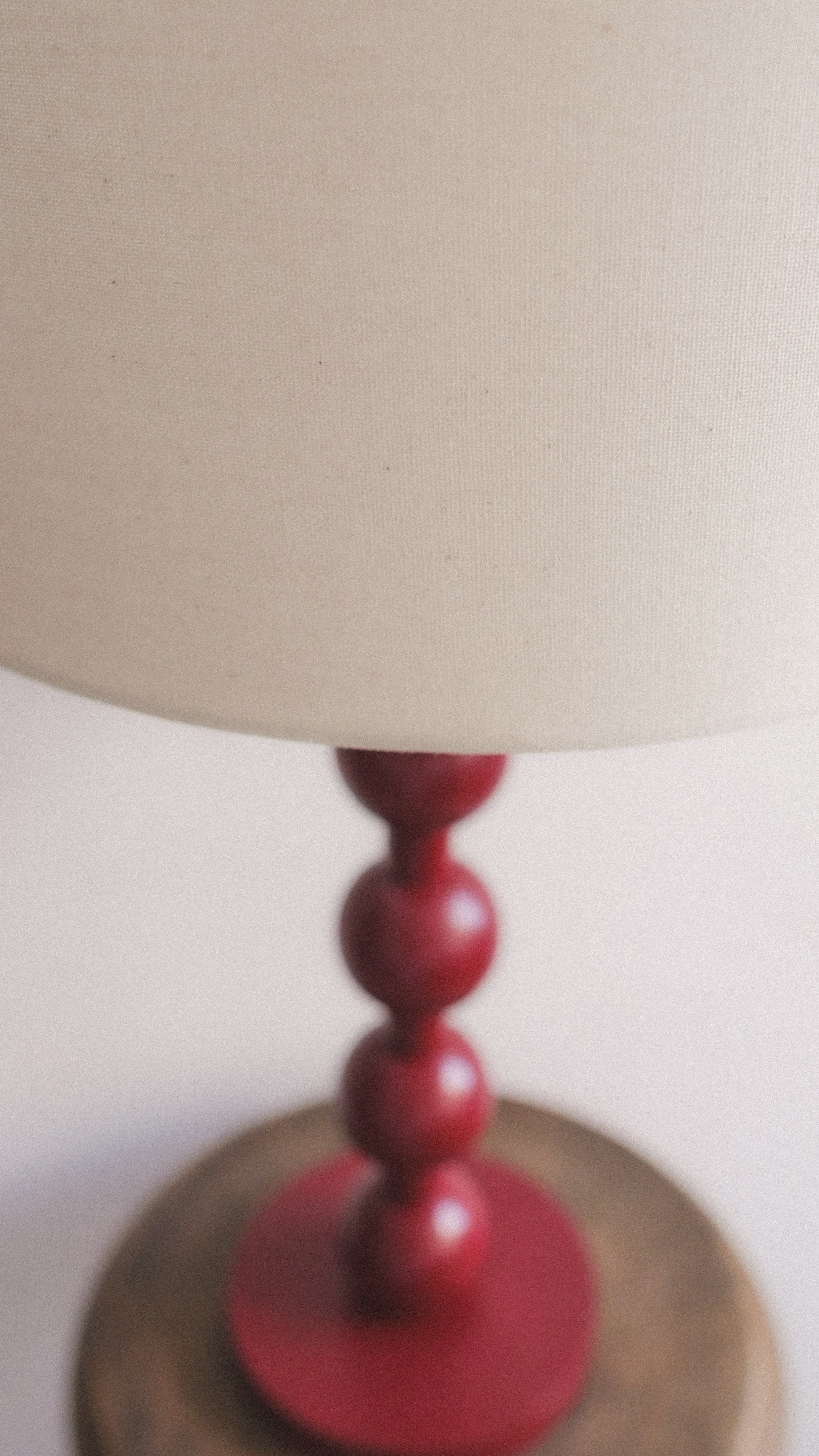 BOWDEN GRANATE table lamp with wooden and linen balls (32x32x56cm)
