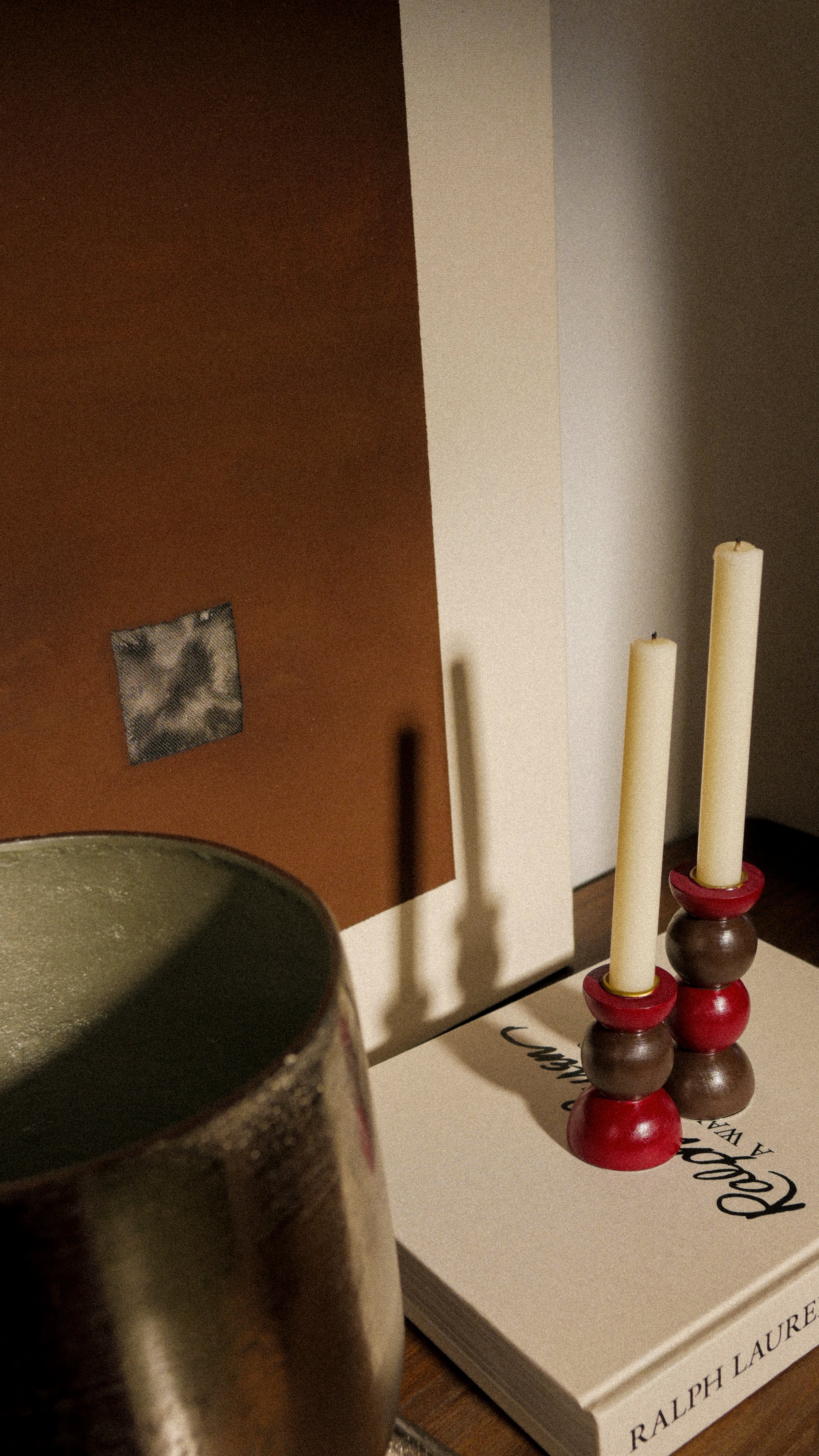 Round brown/maroon wooden candle holders - TONDA (Set of 2)